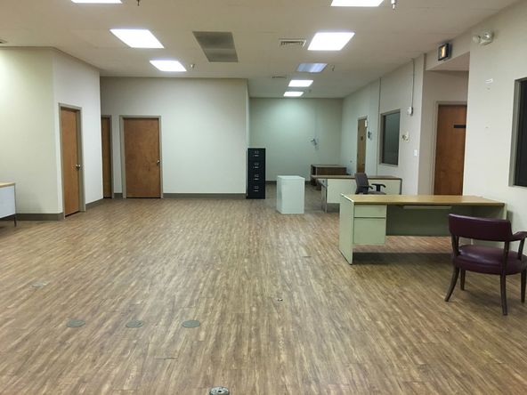 Industrial Office/Warehouse For Sale Or Lease: 6901 W 70th St, Shreveport, LA 71129